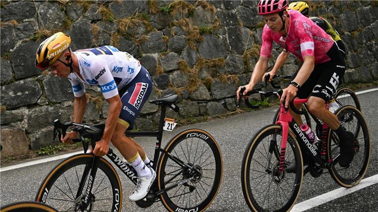 „Traum ist wahr geworden“: Lipowitz übernimmt Weißes Trikot Bei Tour ausgestiegen: Doppel-Olympiasieger Remco Evenepoel