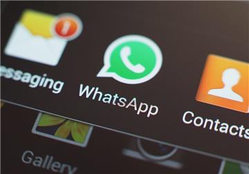 Bei WhatsApp ist es künftig nicht mehr möglich, Nachrichten an mehr als fünf Kontakte weiterzuleiten. 