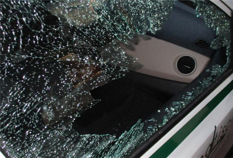 Diebe klauen EC-Karte und räumen Konto leer Bei zwei Autos wurden am Ostermontag die Scheiben eingeschlagen.