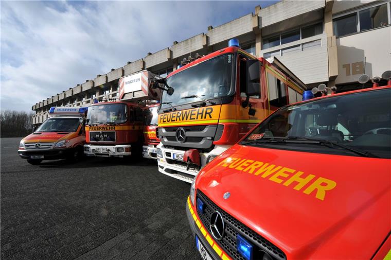 Interaktive Karte: Hier musste die Feuerwehr heute überall anrücken Beide Löschzüge der Feuerwehr waren heute mehrmals zeitgleich im Einsatz. So etwas kommt in Bremerhaven extrem selten vor.
