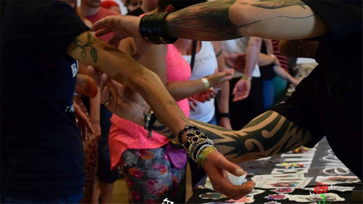 Beim 5. Bremerhavener Tattoo Weekend im Apollo setzen internationale Künstler kreative Tattooideen um und machen das Event zu einem Treffpunkt der Szene.