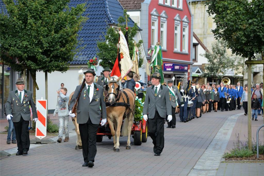 Beim Beerster Schützenfest wurden am Wochenende die neuen Majestäten ermittelt. ...