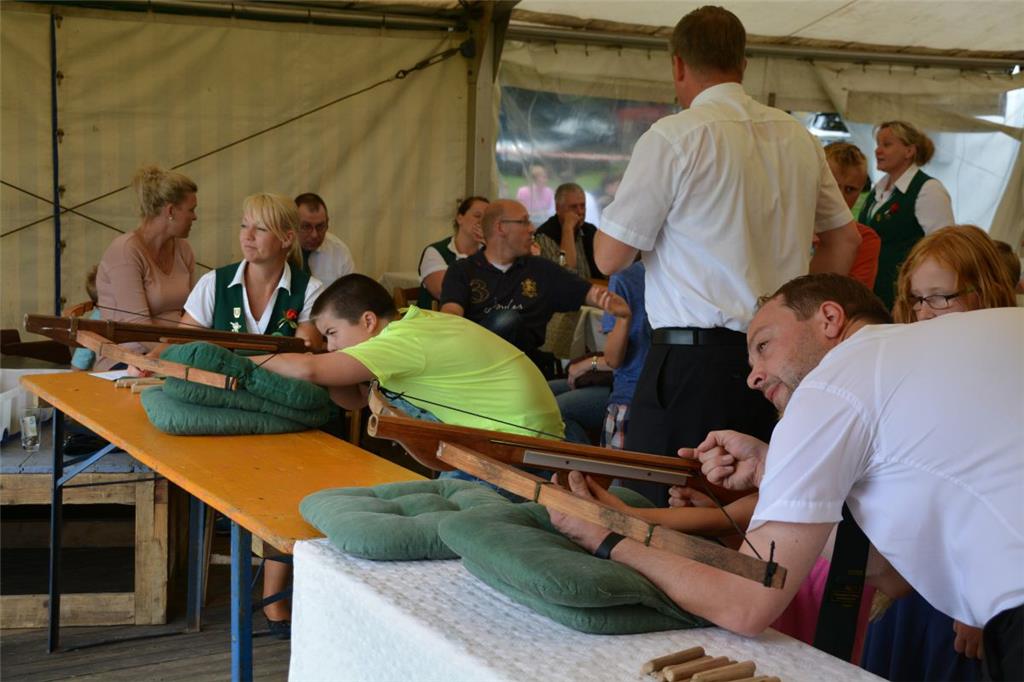 Beim Beerster Schützenfest wurden am Wochenende die neuen Majestäten ermittelt. Auch die Kinder wurden bestens unterhalten.