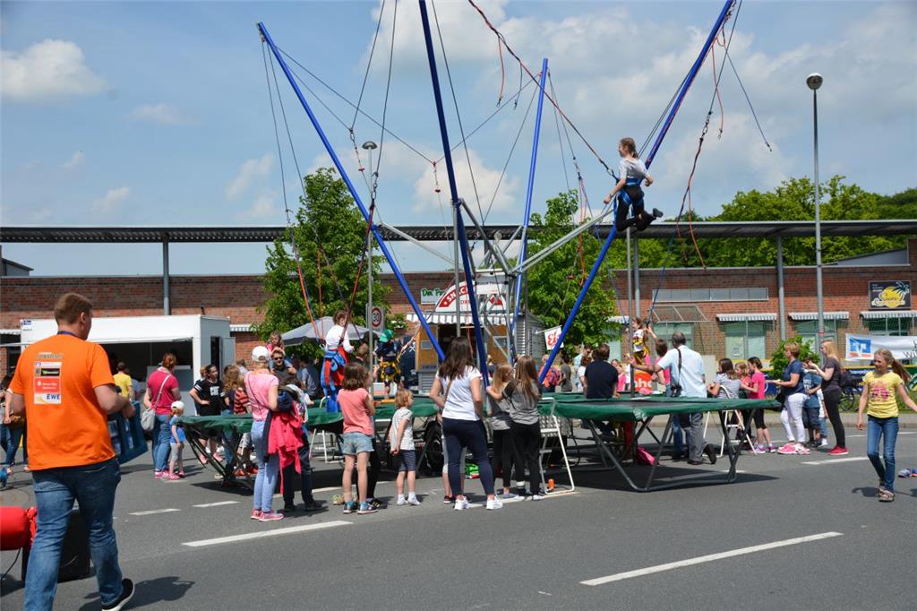 Beim Bungee-Tramp ging es hoch hinaus. Foto: Seelbach