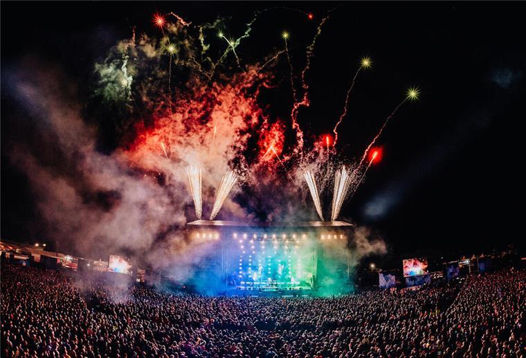 Von Schlager bis Heavy Metal: Diese Festivals in der Region erwarten uns bald Beim Deichbrand kommen circa 60.000 Musikfans zusammen, um Musik zu hören und zu feiern.