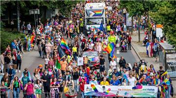 Beim diesjährigen CSD in Bremen darf die FDP nicht mit einem Fahrzeug dabei sein. (Archivbild) 