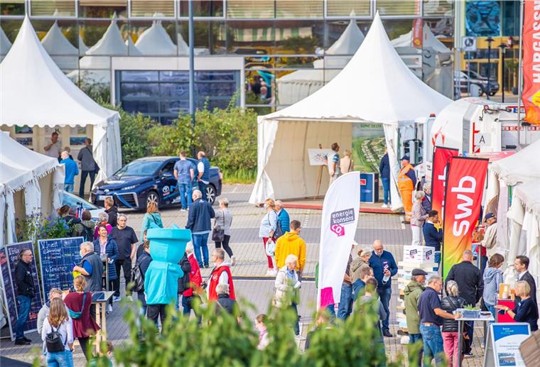 Bremerhaven: Messe für den Klimaschutz im Fischereihafen Beim ersten Bremerhavener Energie- und Klimastadttag durften sich höchstens 300 Besucher gleichzeitig auf dem Areal am Fischereihafen aufhalten.