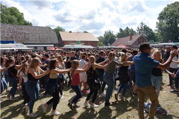 Beim Frühtanz in Steinau herrschte auch 2019 eine ausgelassene Stimmung.