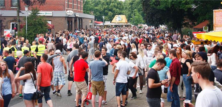 Frühtanz in Steinau ist an Pfingsten ein Dauerbrenner Beim Frühtanz wird ganz Steinau zur Partyzone.