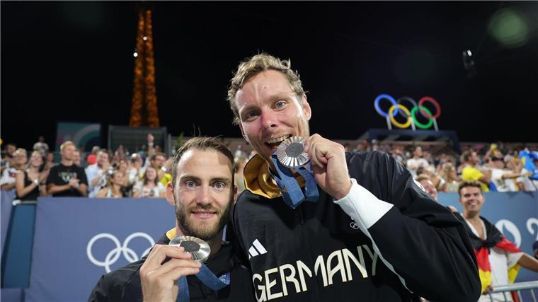 Silber-Freude wächst bei Beach-Duo: LA als neues Ziel Beim Hamburger Duo überwog unmittelbar nach dem Spiel noch die Enttäuschung.