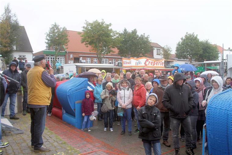 Bauern- und Handwerkermarkt am Mittwoch in Fedderwardersiel Beim Handwerker- und Bauernmarkt kommen Strandkörbe unter den Hammer.
