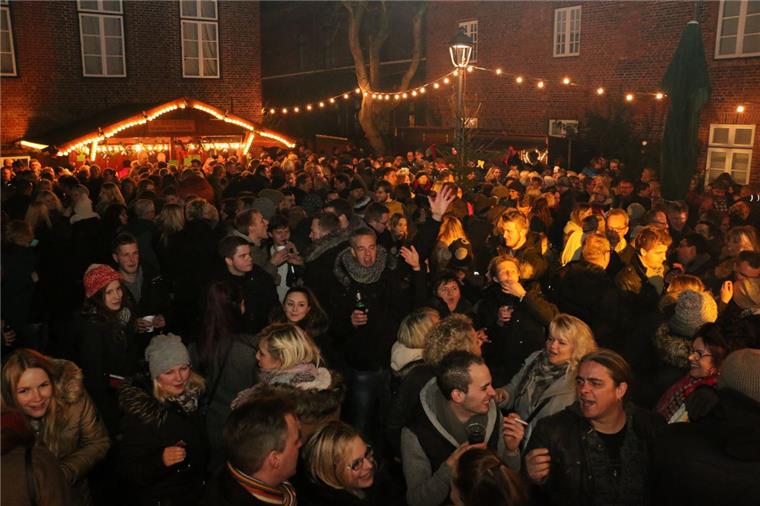 Brake: Weihnachtsmarkt in heimeliger Atmosphäre Beim Hüttenzauber soll es wieder voll werden im Museumsgarten.