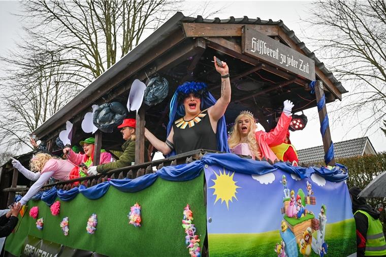 Karneval in Wehdel 2020: Die schönsten Bilder Beim Karneval in Wehdel trotzen die Narren Sturm und Regen.
