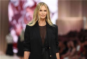 Beim Melbourne Fashion Festival zeigte sich Elle Macpherson erstmals seit 14 Jahren wieder auf einem Laufsteg.