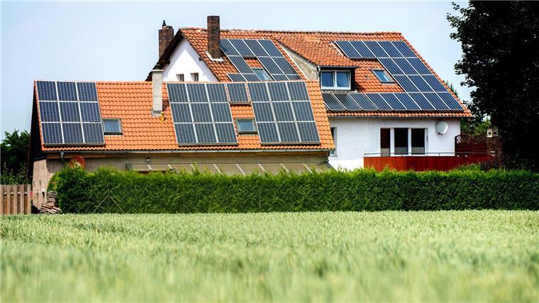 Ausbau der Solarenergie in Niedersachsen leicht gestiegen Beim Photovoltaik-Zubau belegt Niedersachsen im bundesweiten Vergleich einen guten Platz. (Archivbild)