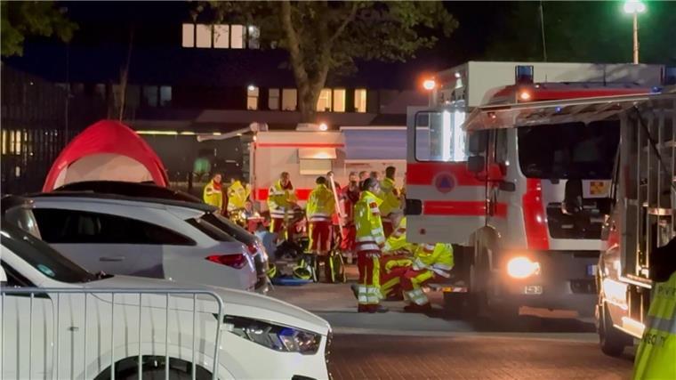 Aufstieg und Ausnahmezustand: „Der HSV war nie weg“ Beim Platzsturm wurden etliche Fußballfans verletzt.