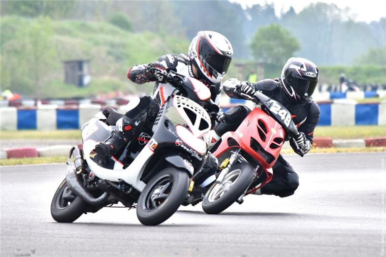 Nervenkitzel und spannende Rennen beim EST-Saisonauftakt in Templin Beim Saisonauftakt der European Scooter Trophy haben sich die Fahrer in Templin spannende Rennen geliefert.