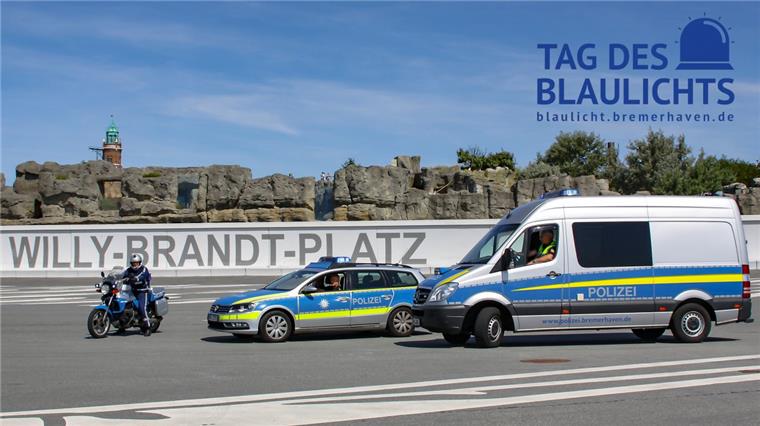 Beim Tag des Blaulichts auf der Seebäderkaje ist auch die Polizei vertreten.