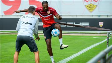 Beim Trainingsauftakt im Juli war noch alles gut: Jetzt hat sich Dan-Axel Zagadou wieder schwer am Knie verletzt.