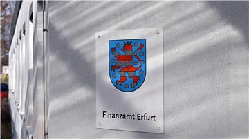 Beim Verdacht auf Fake-Steuerbescheide sollten Steuerpflichtige ihr Finanzamt um Überprüfung bitten. (Symbolbild)