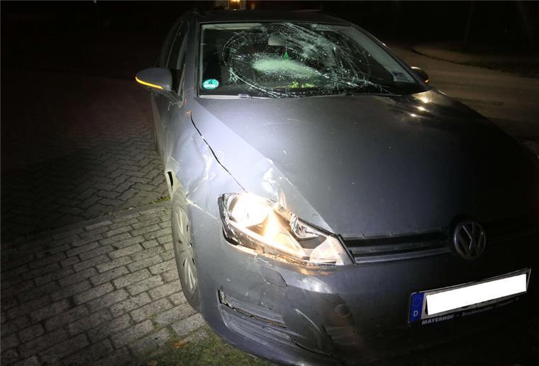 Beim Abbiegen übersehen: Motorradfahrer (16) bei Verkehrsunfall leicht verletzt Beim Zusammenstoß verletzte sich der Motorradfahrer leicht. Am Auto entstand Sachschaden von rund 5000 Euro.