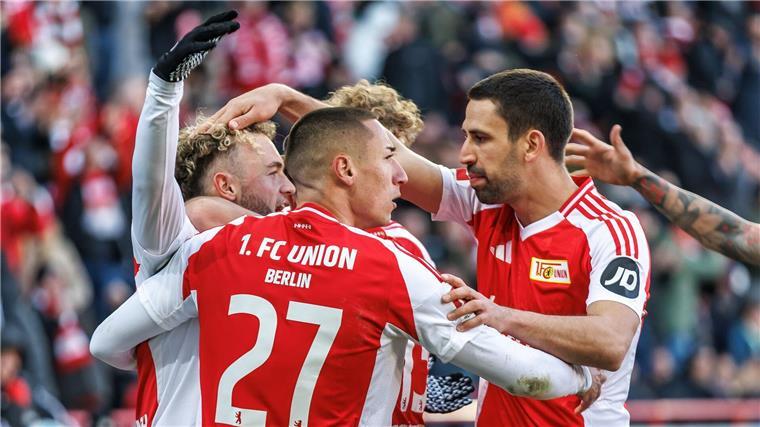 Union Berlin verschärft Wolfsburgs Krise Bejubeln das Führungstor: Hollerbach und seine Kollegen.