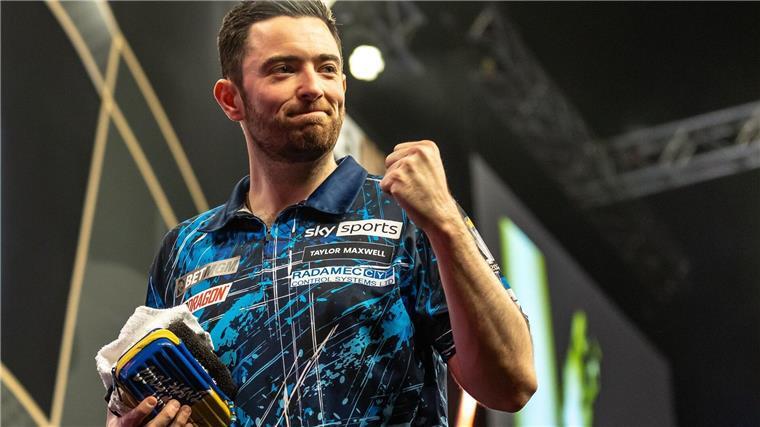 Weltmeister Humphries mit Auftaktsieg bei Darts-WM Bejubelt seine Leistung: Luke Humphries.