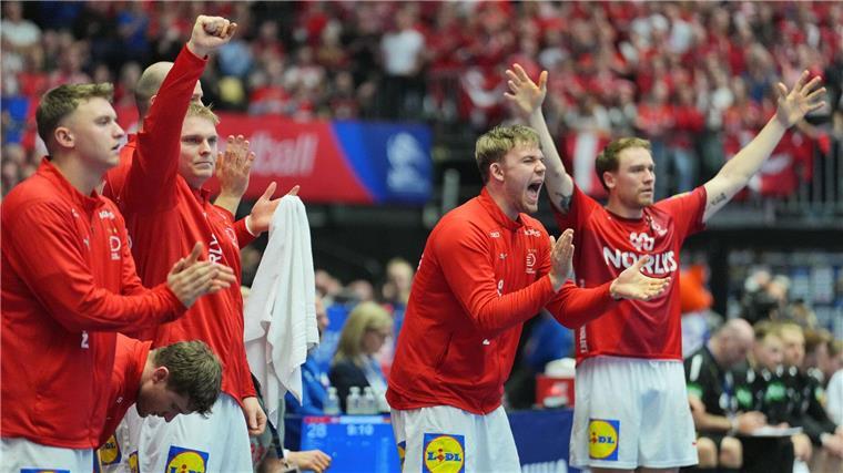 „Auf den Hintern bekommen“: Handballer unterliegen Dänemark Bejubelten 40 Tore: Dänemark.