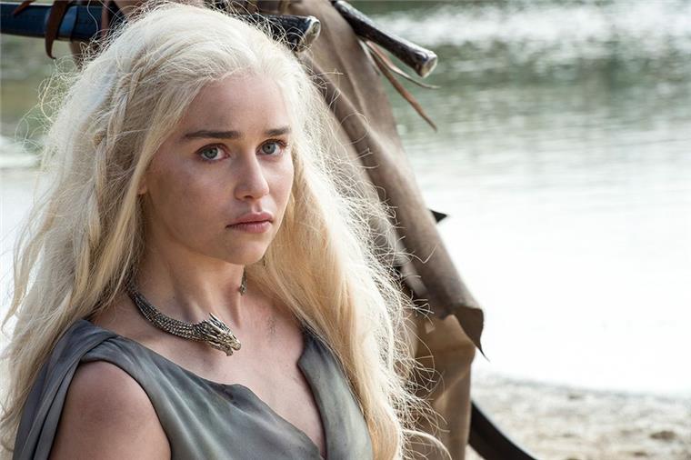"Game of Thrones"-Star Emilia Clarke erhält "Star Wars"-Rolle Bekannt als Drachenmutter: In "Game of Thrones" spielt Emilia Clarke Daenerys Targaryen. Bald wird sie im "Star Wars"-Universum zu sehen sein.
