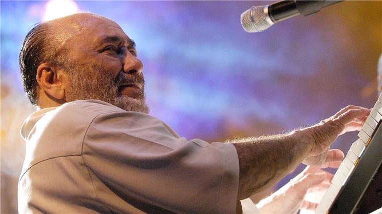 Legendärer Jazz- und Salsa-Pianist Eddie Palmieri gestorben Bekannt war Palmieri für seine furiosen Konzerte, bei denen er zuweilen auch mit seinen Ellbogen auf das Klavier einhämmerte. (Archivfoto)