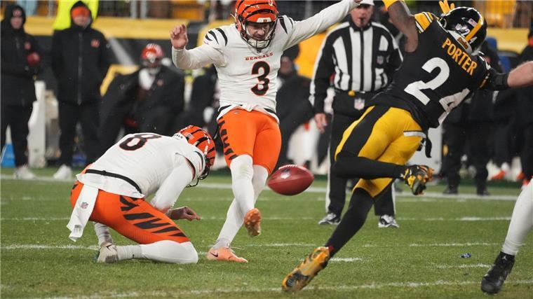 Bengals halten Playoff-Hoffnung in NFL am Leben Bengals-Kicker Cade York verwandelte vier Field Goals.