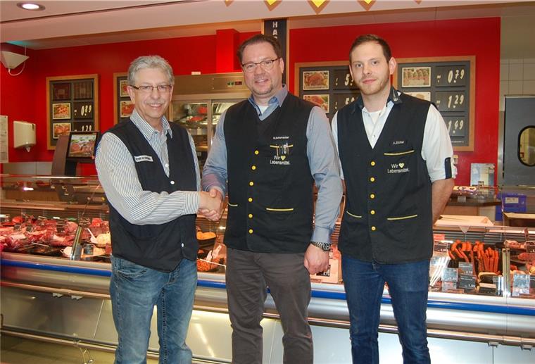 Inhaber geht in Ruhestand - das ändert sich bei Edeka Rewerski Inhaber Joachim Rewerski mit Roy Schomaker und Andre Stüßel.