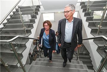 Bereit für Koalitionsverhandlungen: Die Spitzenkandidatin der Linkspartei, Kristina Vogt, und Bremens Regierungs-Chef Carsten Sieling (SPD).