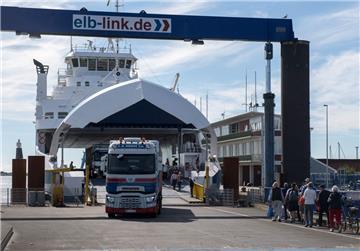 Bereits nach einem Jahr hat die neue Elb-Link Reederei finanzielle Probleme.