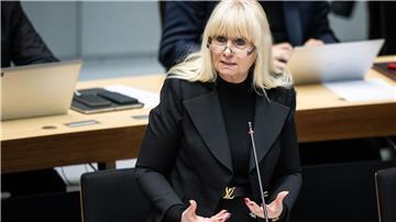 Berlins Innensenatorin Spranger bringt bei der Bewerbung um Olympische Spiele ein „charmantes Tandem“ ins Spiel.