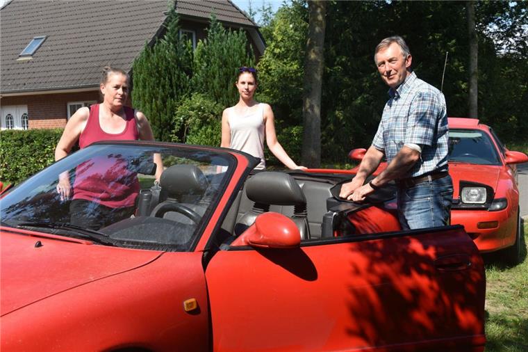 Faible für Celica: Familie aus Kalbe ist in alten Sportwagen verliebt Bernd Petersen, seine Frau Sabine und Tochter Noreen lieben es, im Celica zum Eisessen nach Tostedt zu düsen. „Es bringt einfach Spaß, mit diesem Auto zu fahren“, sagt Sabine Petersen. „Die Celicas gehören einfach zu uns.“