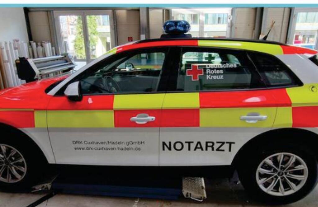 Beschriftung am Notarztwagen.