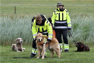 Bestaunt wurde beim Tag des Hundes in Dorum-Neufeld der Einsatz der Rettungshund...