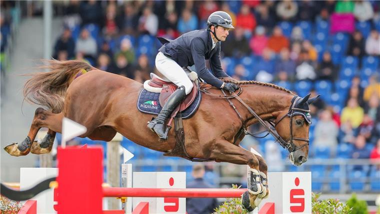 Bester deutscher Springreiter im NRW-Preis: Patrick Stühlmeyer mit Drako.