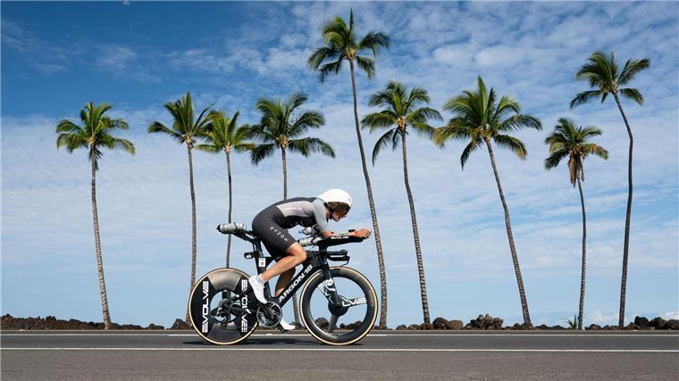 Schwanger im Hawaii-Ziel: Babystrampler für Anne Reischmann Bestritt schwanger den Ironman auf Hawaii: Anne Reischmann