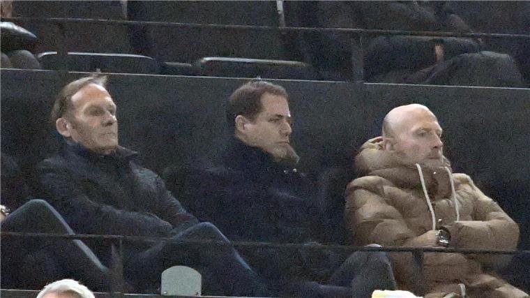 Warten auf den Kovac-Effekt: Trainerwechsel wirkt noch nicht Betretende Gesichter auch bei den BVB-Bossen