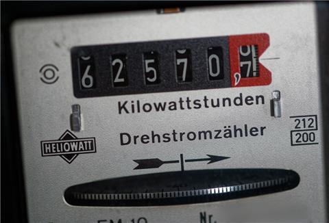 Betrüger sind in Bremerhaven unterwegs. Sie wollen angeblich die Stromzähler kontrollieren.