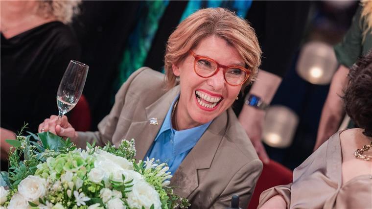 Bettina Böttinger nimmt gut gelaunt Abschied vom „Kölner Treff“.