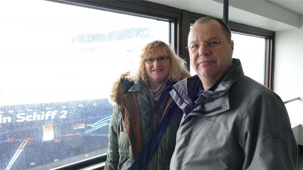 Bettina Kaduk und Dirk Schellenbeck aus Hemer in Nordrhein-Westfalen gehen erst ...