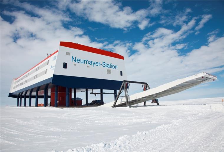 Bevor es für die nächsten Forscher zur deutschen Forschungsstation „Neumayer-Station III“ in die Antarktis, geht, müssen sie in Quarantäne. Das Virus darf die Station keinesfalls erreichen.