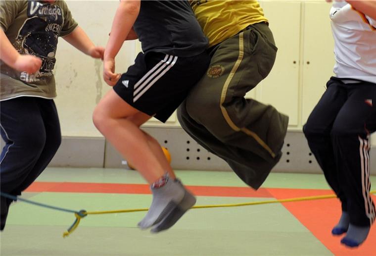 Bremerhaven: Kinder im Kampf gegen Corona-Pfunde Bewegung ist wichtig für einen gesunden Lebensstil. Das sollen auch die jungen Teilnehmer der Abenteuersport-Gruppe für Kinder mit Übergewicht erleben.