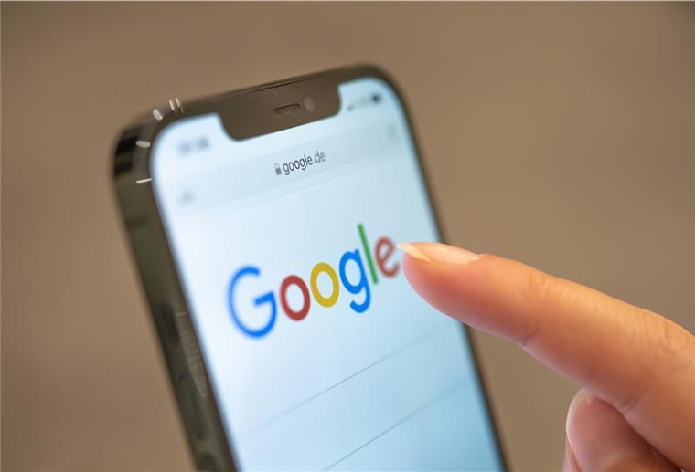 Bewertungen bei Google haben Konsequenzen. Ein Unternehmer aus dem Cuxland beklagt, dass in letzter Zeit viele falsche Negativ-Rezensionen dazu führen, dass sein Unternehmen in der Suchmaschine nach hinten rutscht.