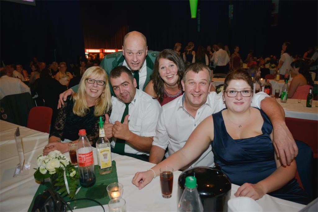 Bezirksschützenball in der Stadthalle Bremerhaven. Foto: Schimanke