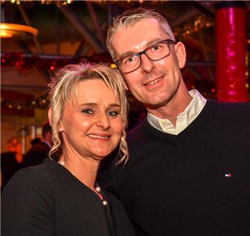 Bianca und Kai Schalinski treffen viele (Ex-) Bremerhavener nur beim Weihnachtsz...