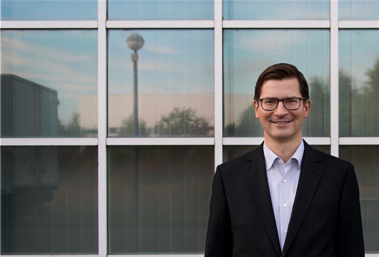 BIBA-Direktor Michael Freitag erklärt, wie sich die Arbeitswelt in den Bremischen Häfen durch künstliche Intelligenz zukünftig verändern wird.